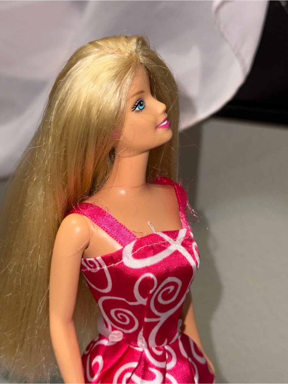 Barbie Mattel Fashion Doll Blonde Straight Hair Blue Eyes pink Dress 1998